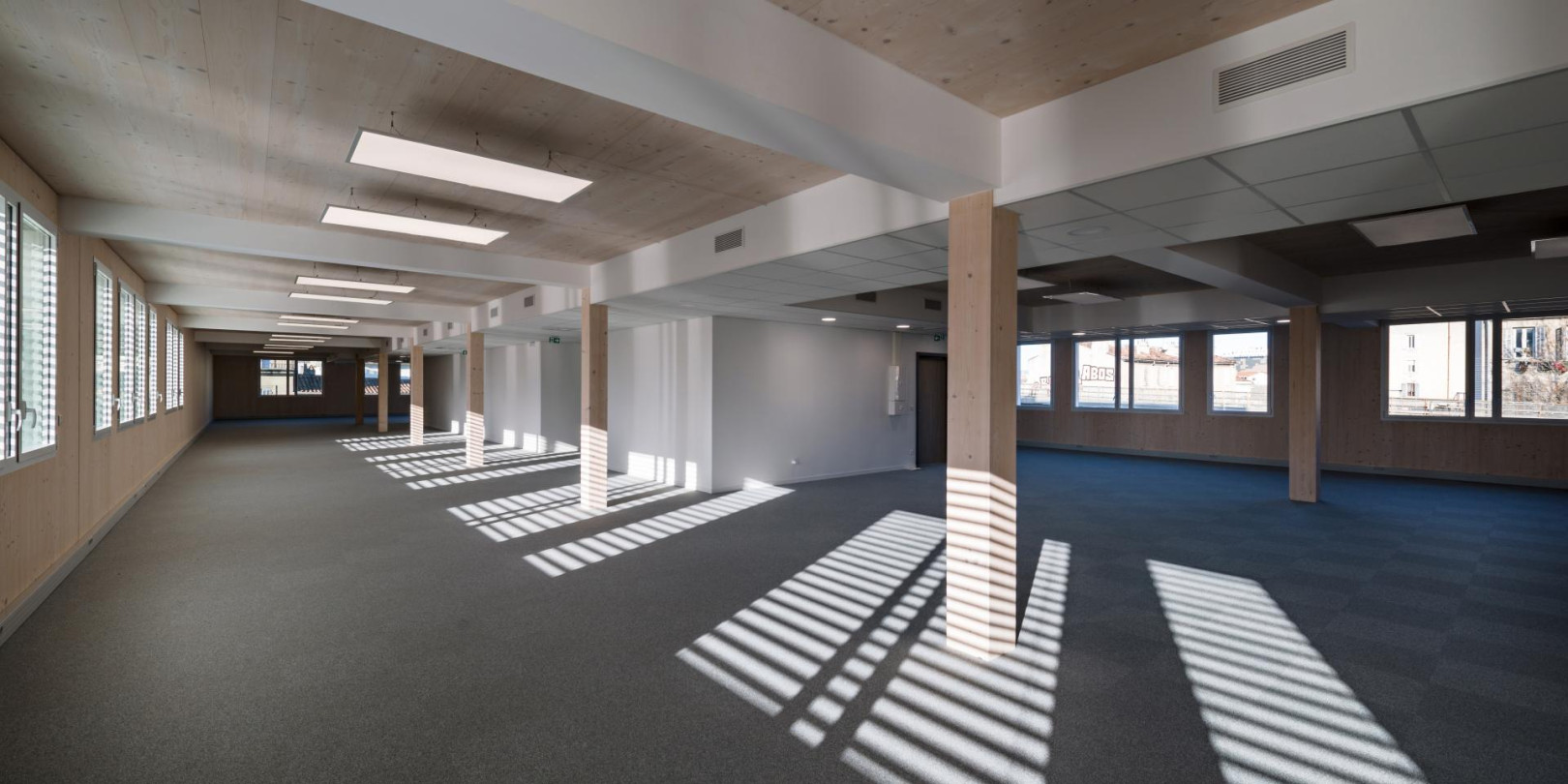 
                                                Vente
                                                 Vente et location Bureaux Marseille 13015