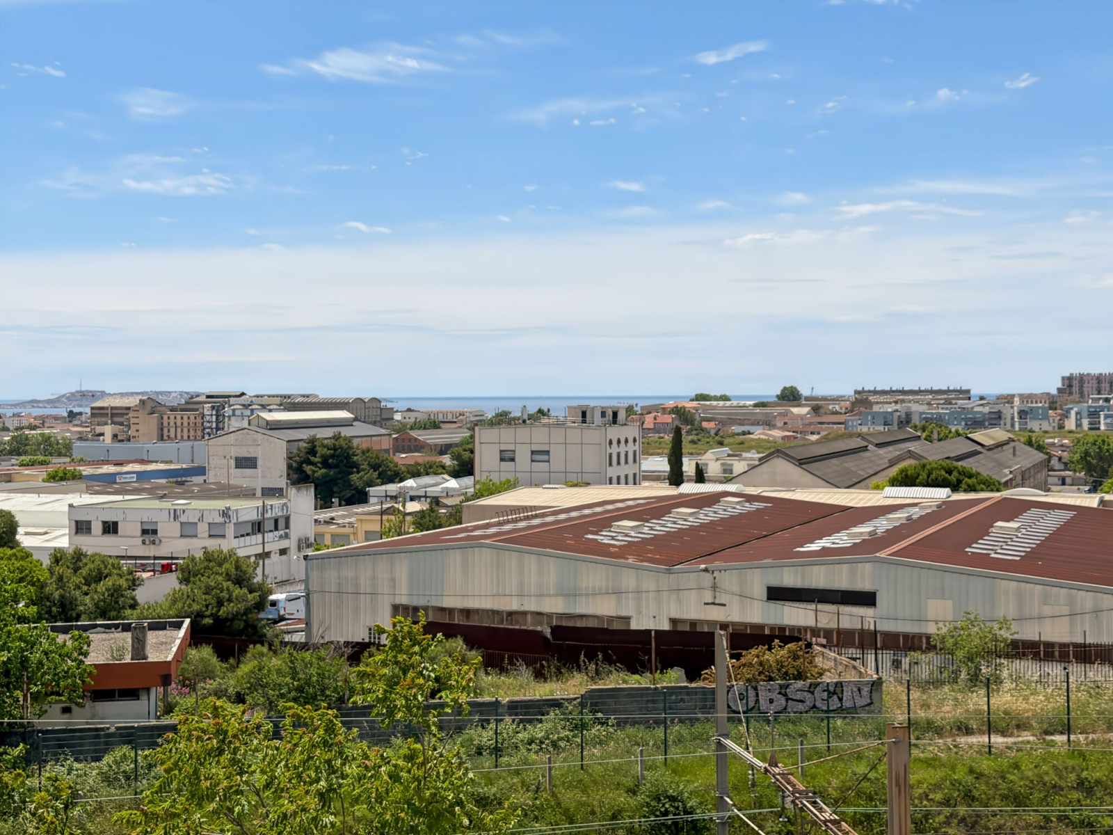 
                                                Vente
                                                 Vente et location Bureaux Marseille 13015