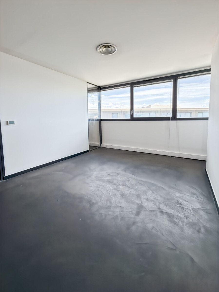 
                                                Vente
                                                 Vente et location Bureaux Marseille 13015