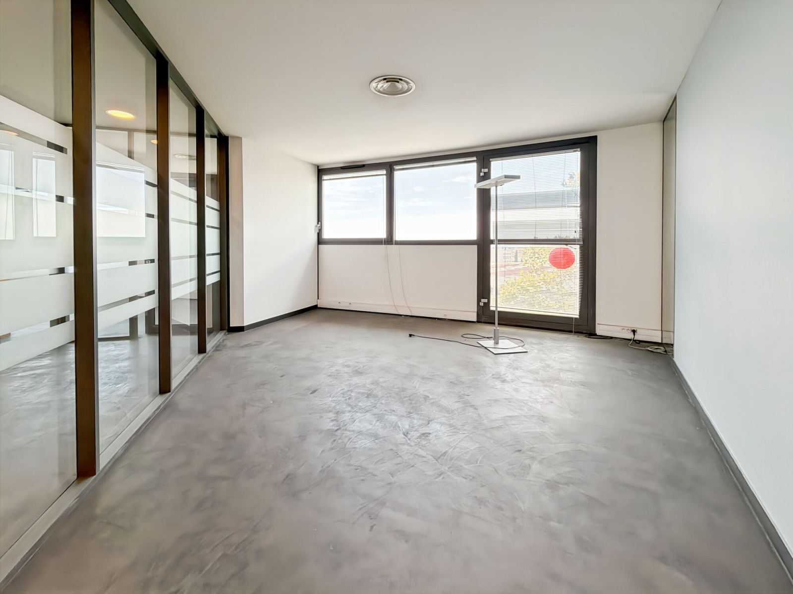 
                                                Vente
                                                 Vente et location Bureaux Marseille 13015