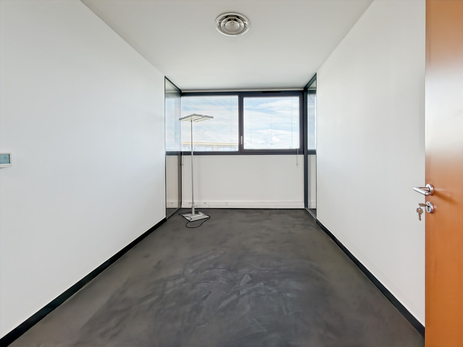 
                                                Vente
                                                 Vente et location Bureaux Marseille 13015