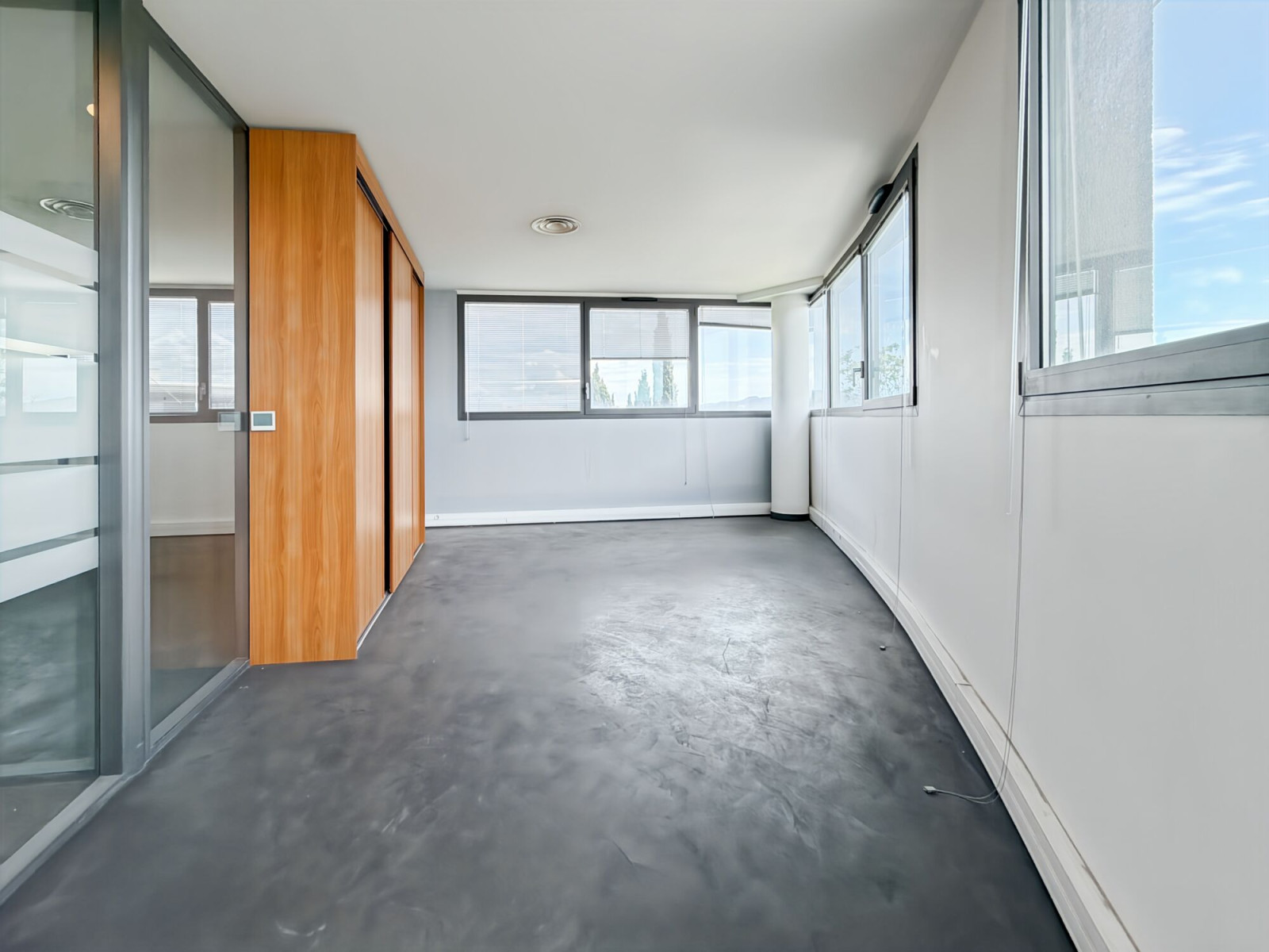 
                                                Vente
                                                 Vente et location Bureaux Marseille 13015