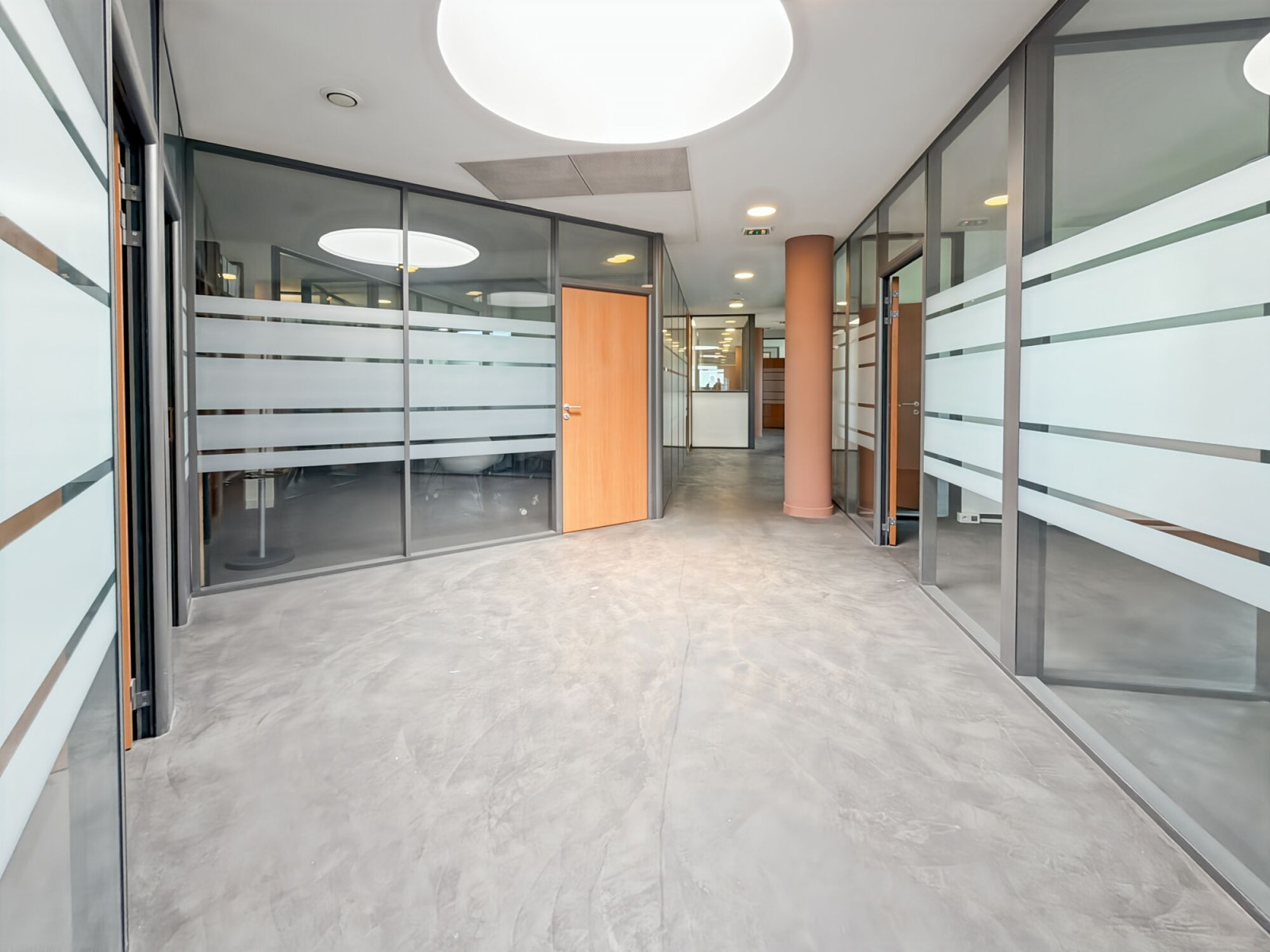 
                                                Vente
                                                 Vente et location Bureaux Marseille 13015