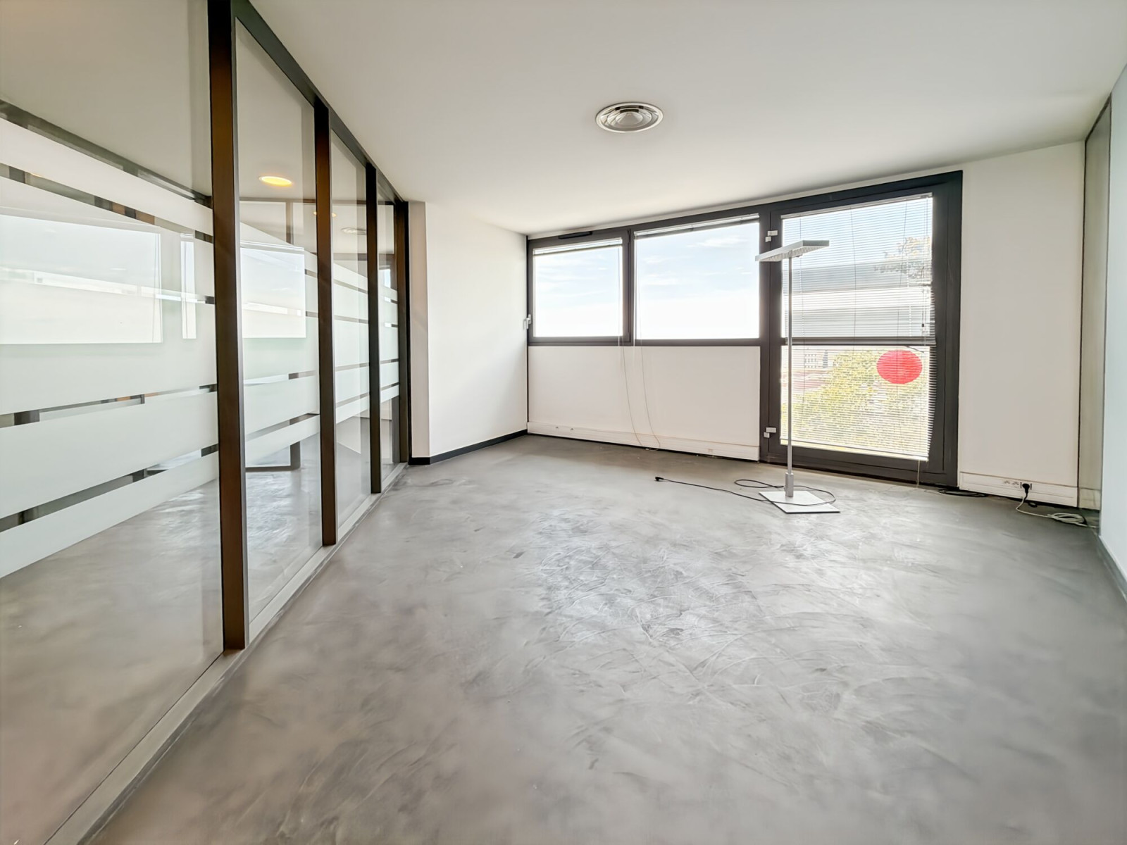 
                                                Vente
                                                 Vente et location Bureaux Marseille 13015
