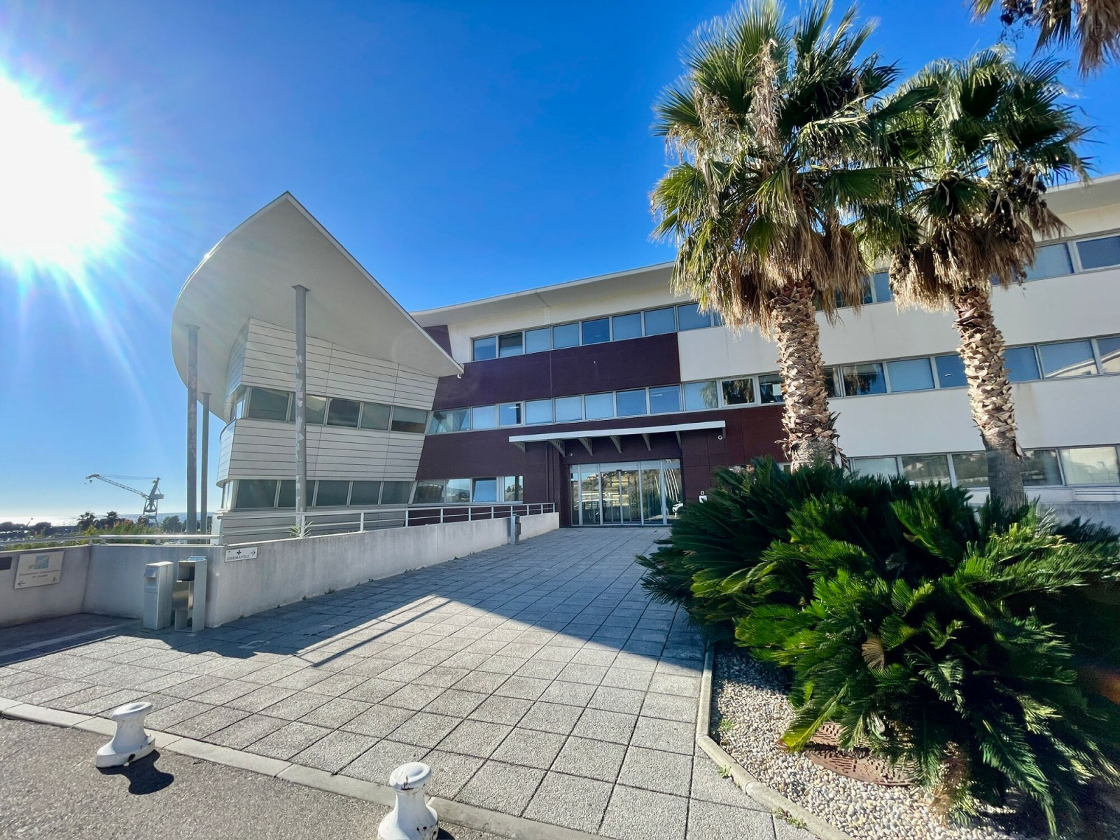 
                                                Vente
                                                 Vente et location Bureaux Marseille 13016