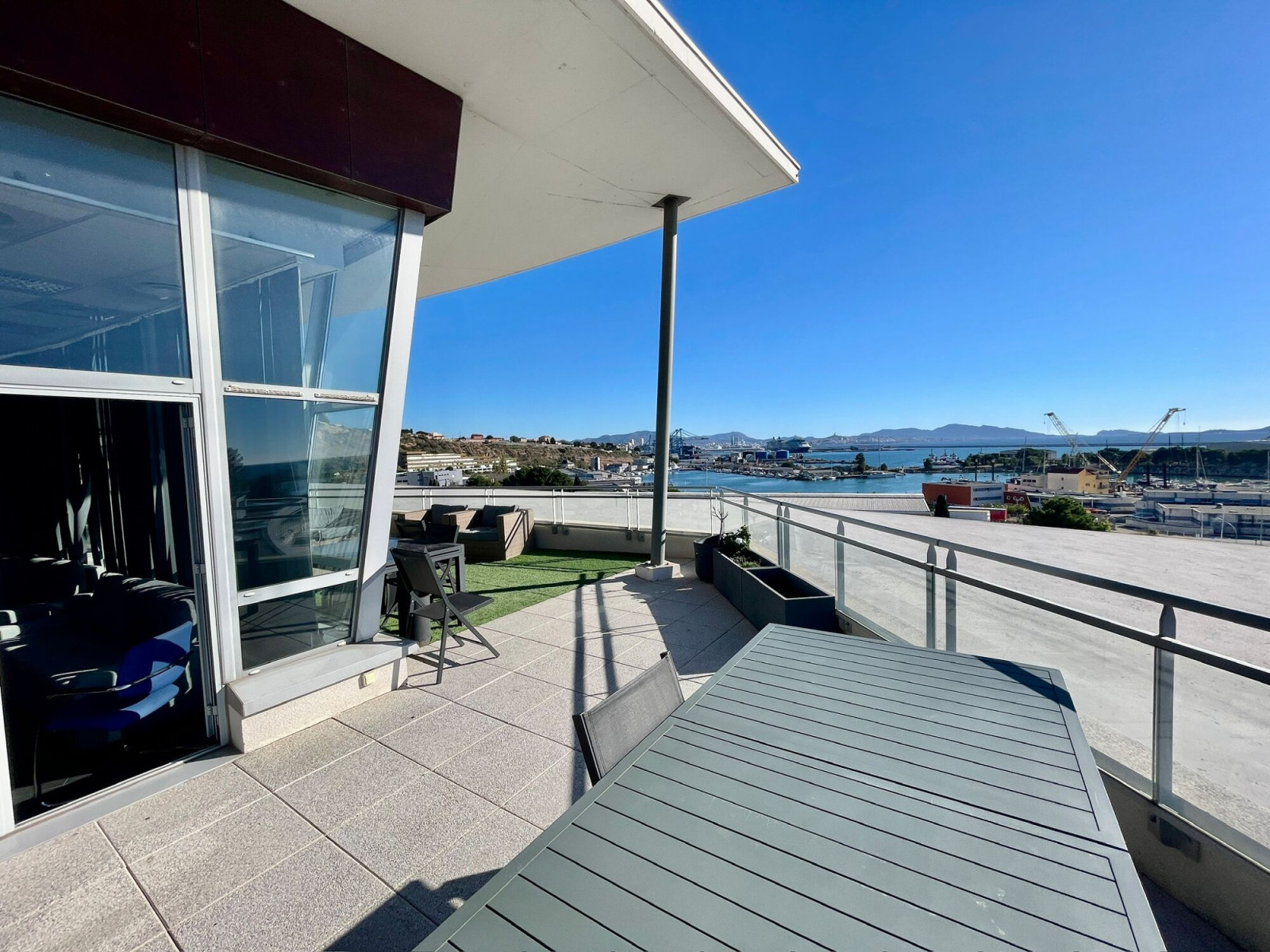 
                                                Vente
                                                 Vente et location Bureaux Marseille 13016