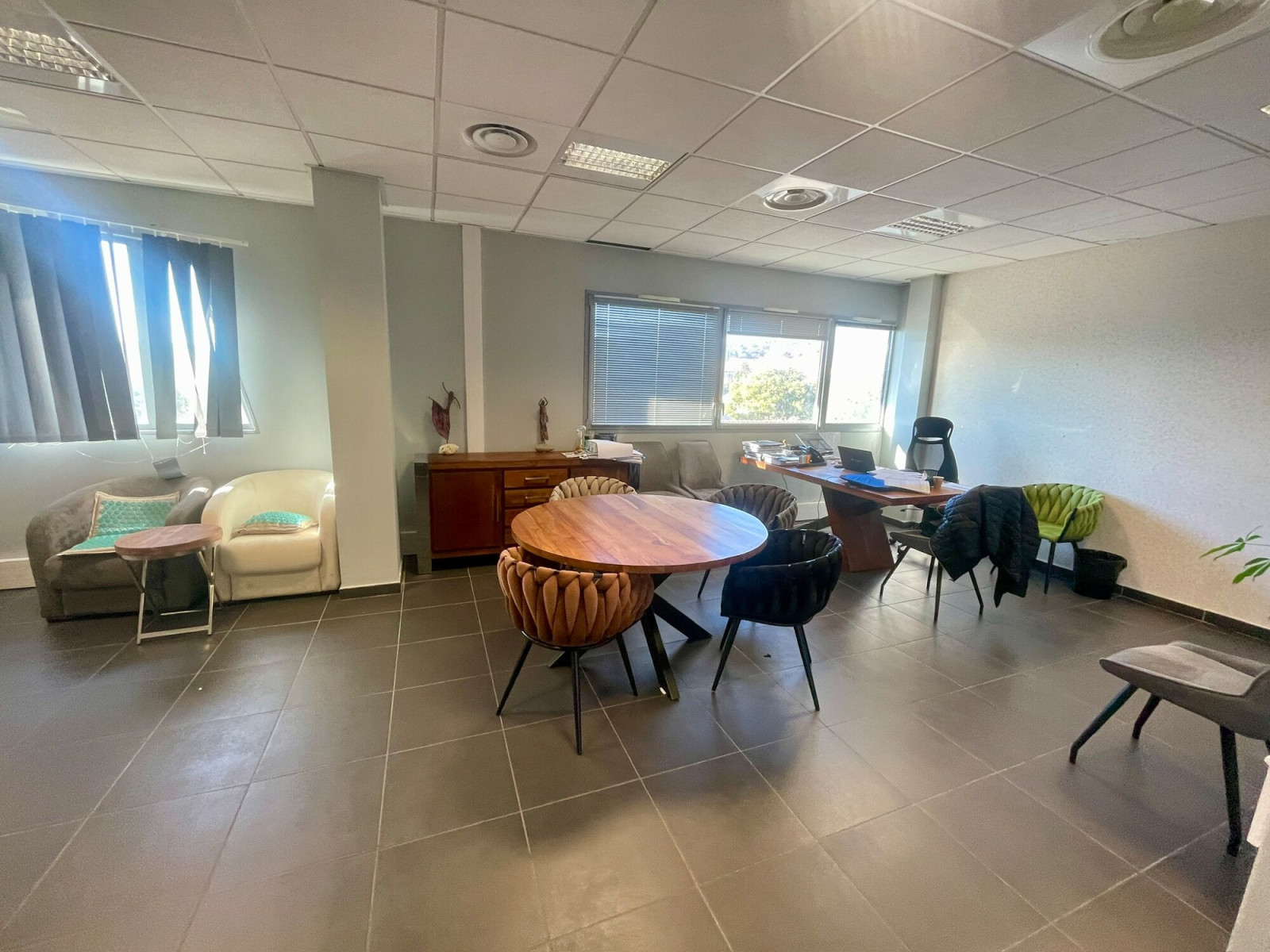 
                                                Vente
                                                 Vente et location Bureaux Marseille 13016