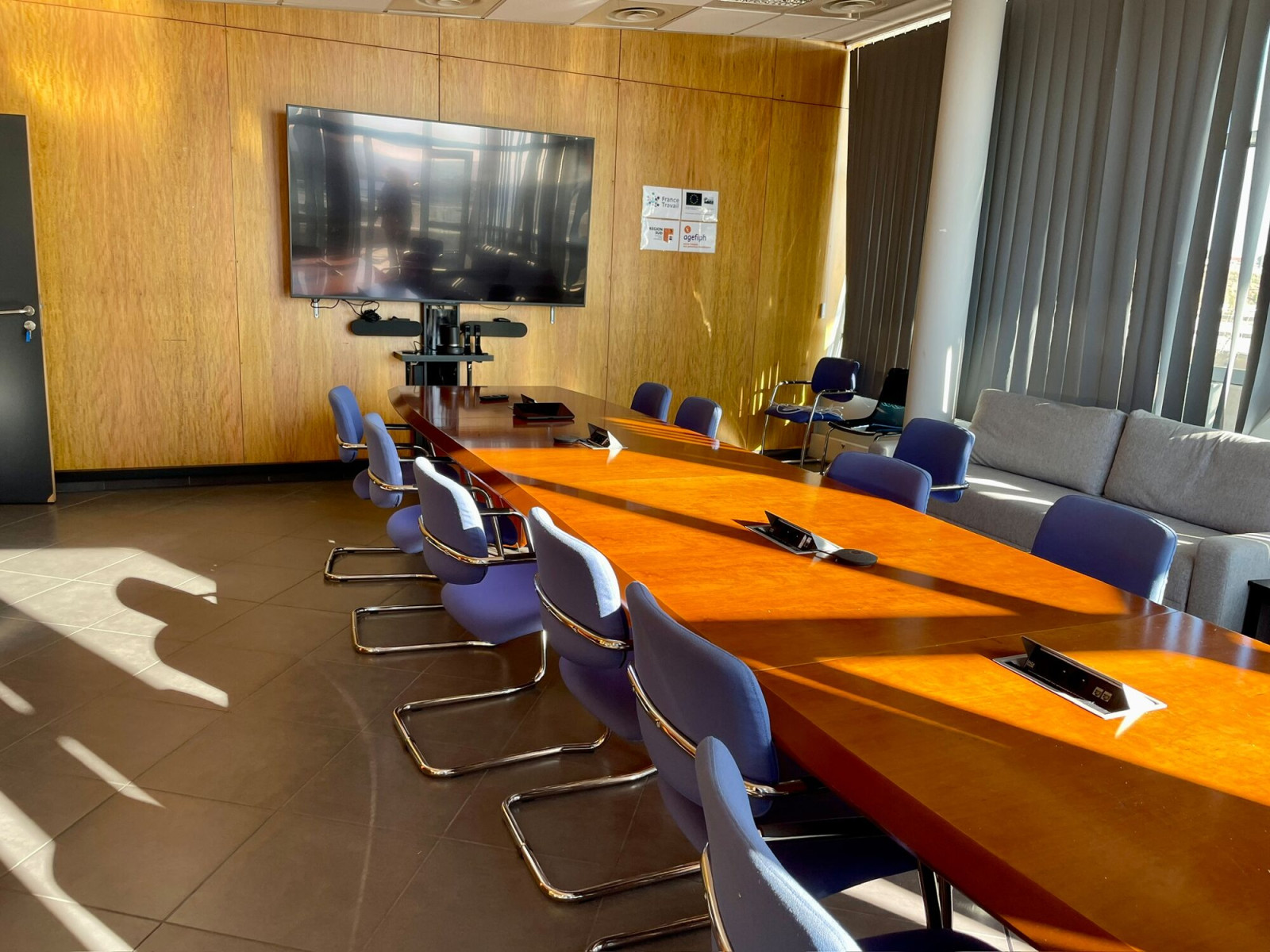 
                                                Vente
                                                 Vente et location Bureaux Marseille 13016