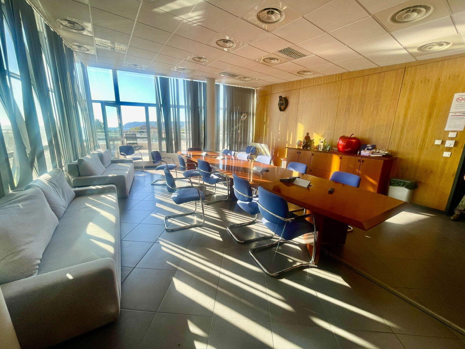 
                                                Vente
                                                 Vente et location Bureaux Marseille 13016