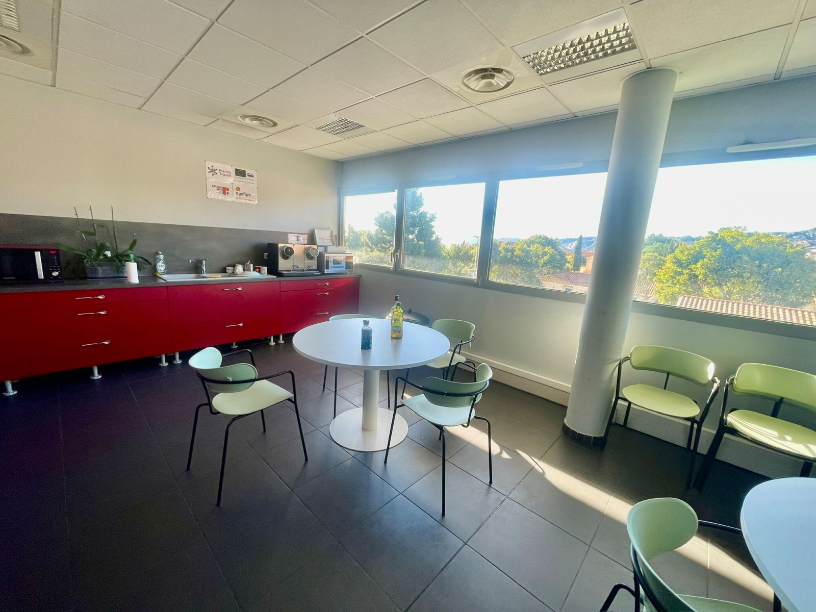 
                                                Vente
                                                 Vente et location Bureaux Marseille 13016