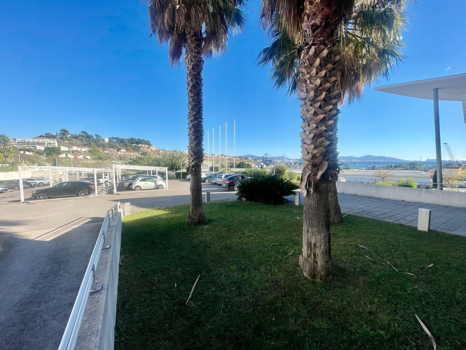 
                                                Vente
                                                 Vente et location Bureaux Marseille 13016