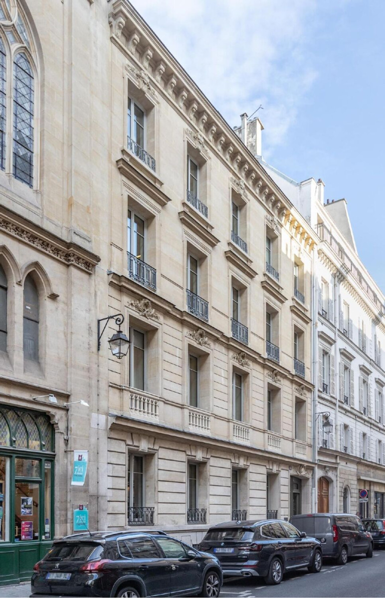 
                                                Vente
                                                 Vente et location Bureaux Paris 75007