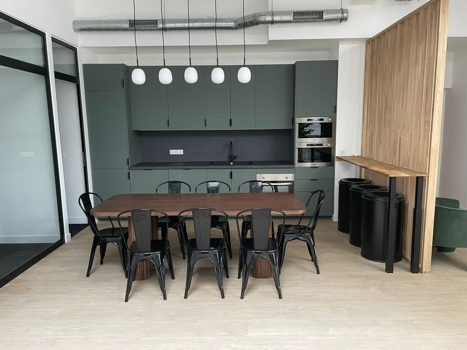 
                                                Vente
                                                 Vente et location Bureaux Paris 75012
