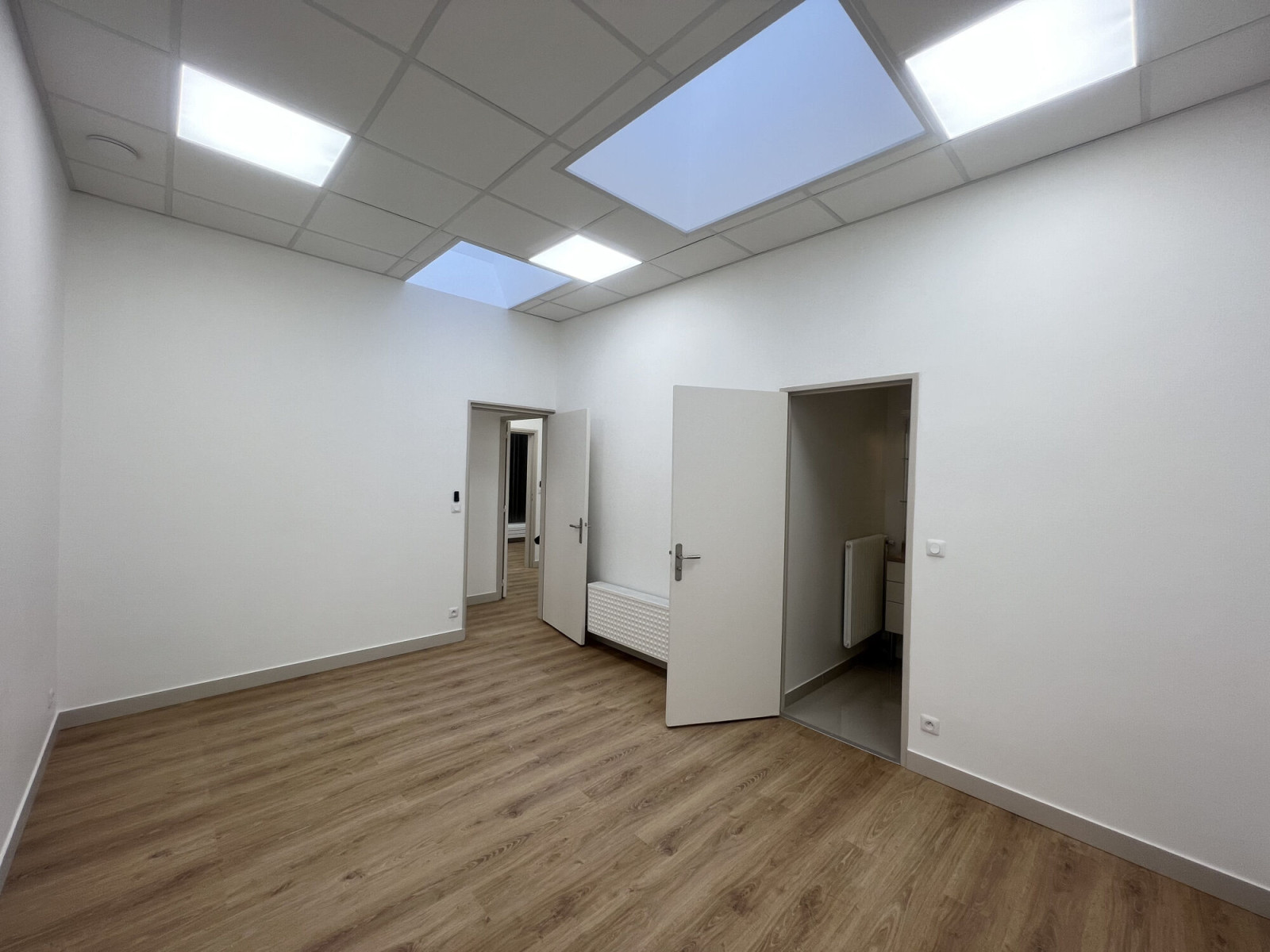 
                                                Vente
                                                 Vente et location Bureaux Paris 75015