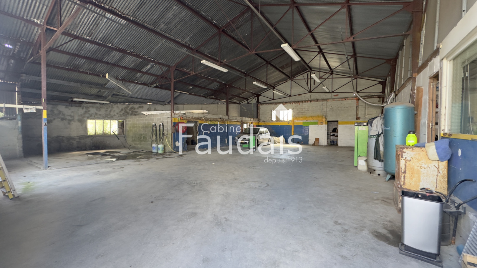 
                                                Vente
                                                 vente local commercial 630 m2