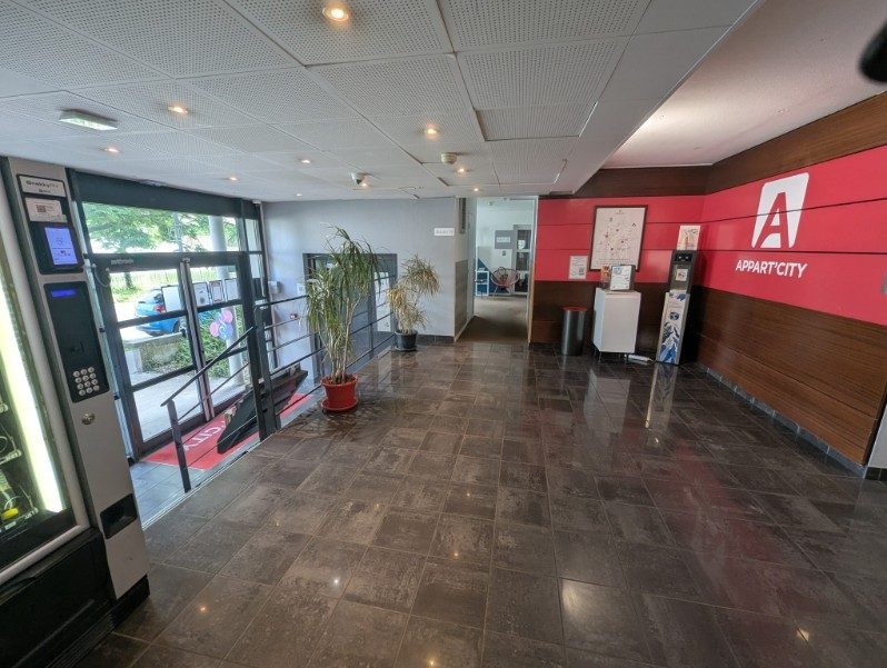 
                                                Vente
                                                 Vente : T2 meublé et équipé