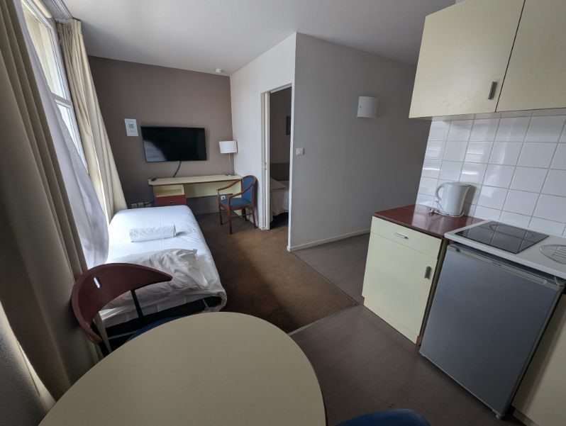 
                                                Vente
                                                 Vente : T2 meublé et équipé