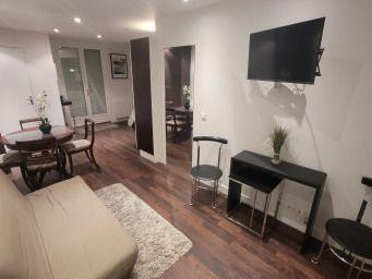 
                                                Location
                                                 Véritable maisonnette en duplex au calme