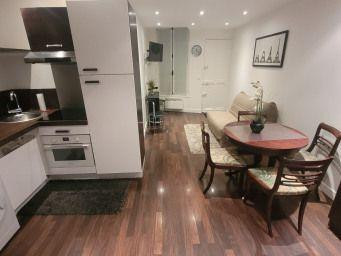 
                                                Location
                                                 Véritable maisonnette en duplex au calme