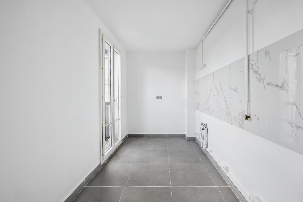 
                                                Vente
                                                 VERSAILLES CHATEAU - 3 pièces refait à Neuf