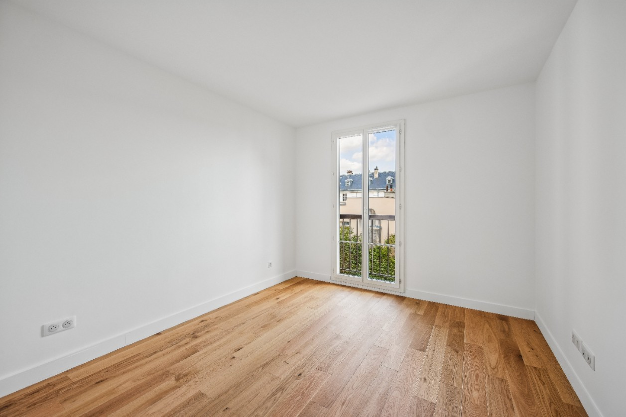 
                                                Vente
                                                 VERSAILLES CHATEAU - 3 pièces refait à Neuf