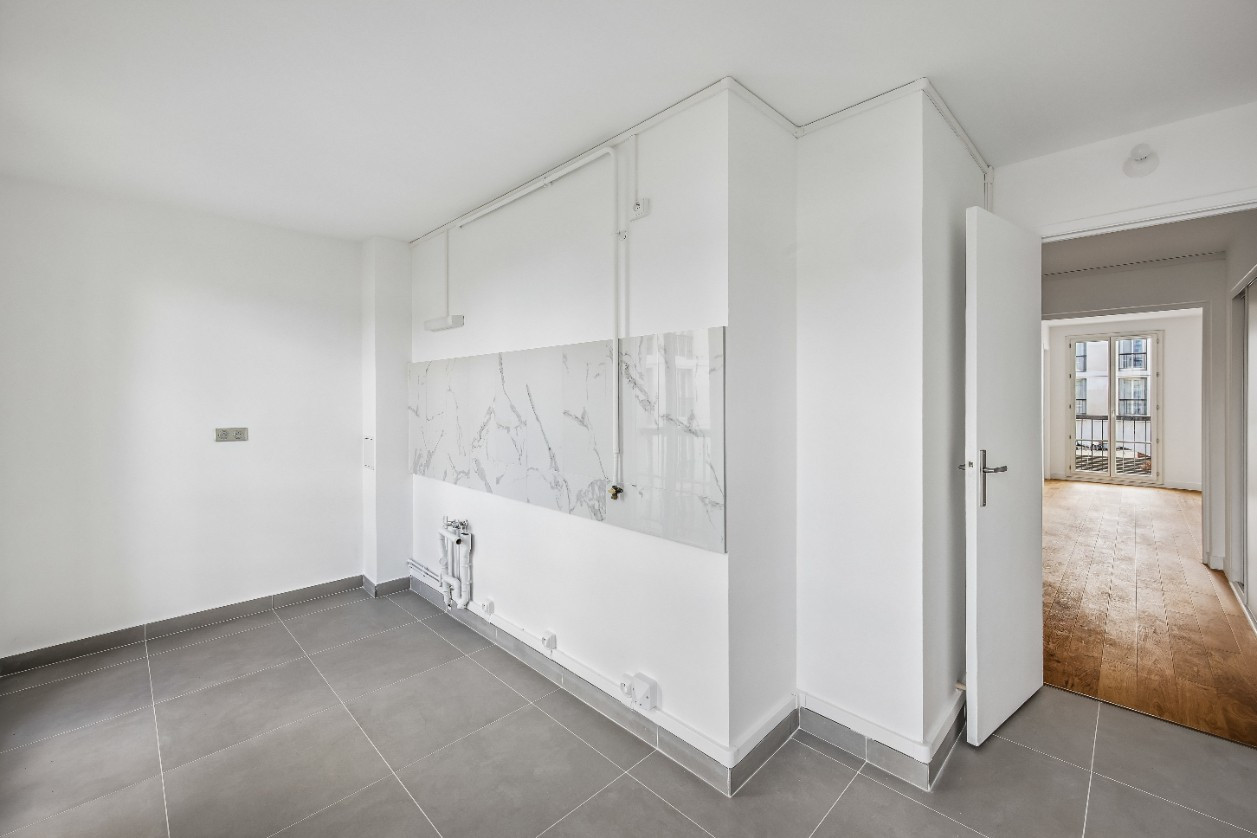 
                                                Vente
                                                 VERSAILLES CHATEAU - 3 pièces refait à Neuf