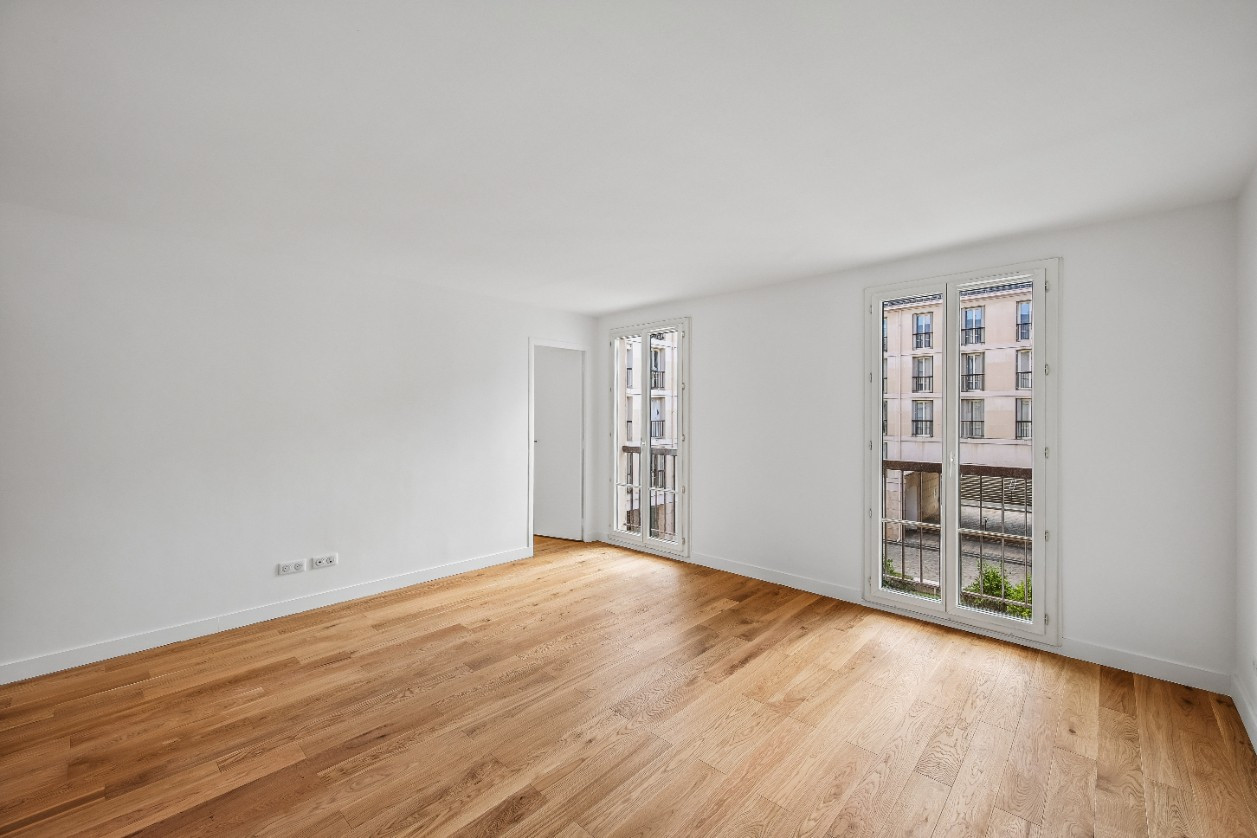 
                                                Vente
                                                 VERSAILLES CHATEAU - 3 pièces refait à Neuf