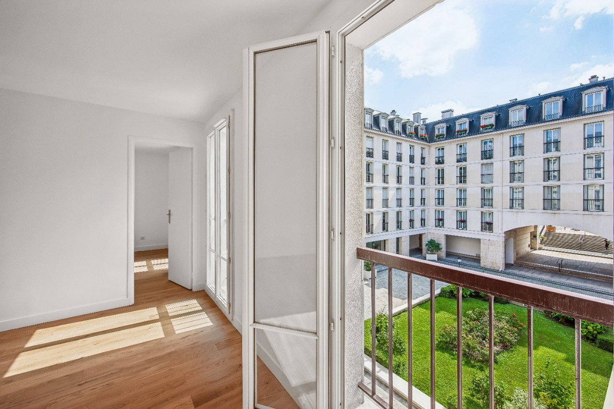 
                                                Vente
                                                 VERSAILLES CHATEAU - 3 pièces refait à Neuf