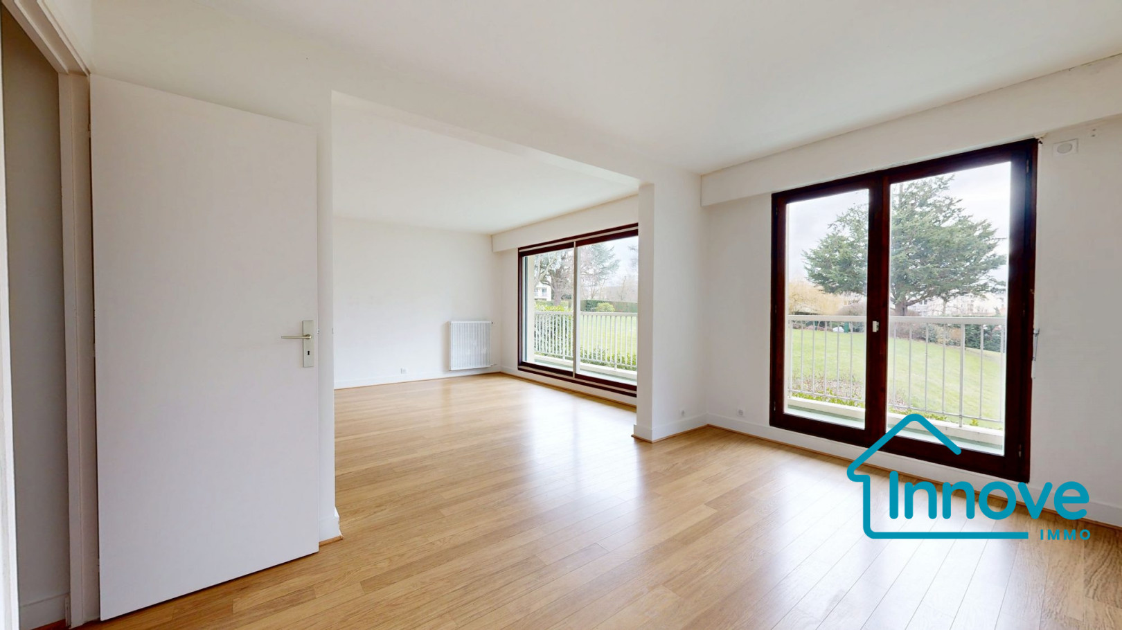
                                                Location
                                                 VERSAILLES CLAGNY- appartement non meublé - 4 chambres- balcon