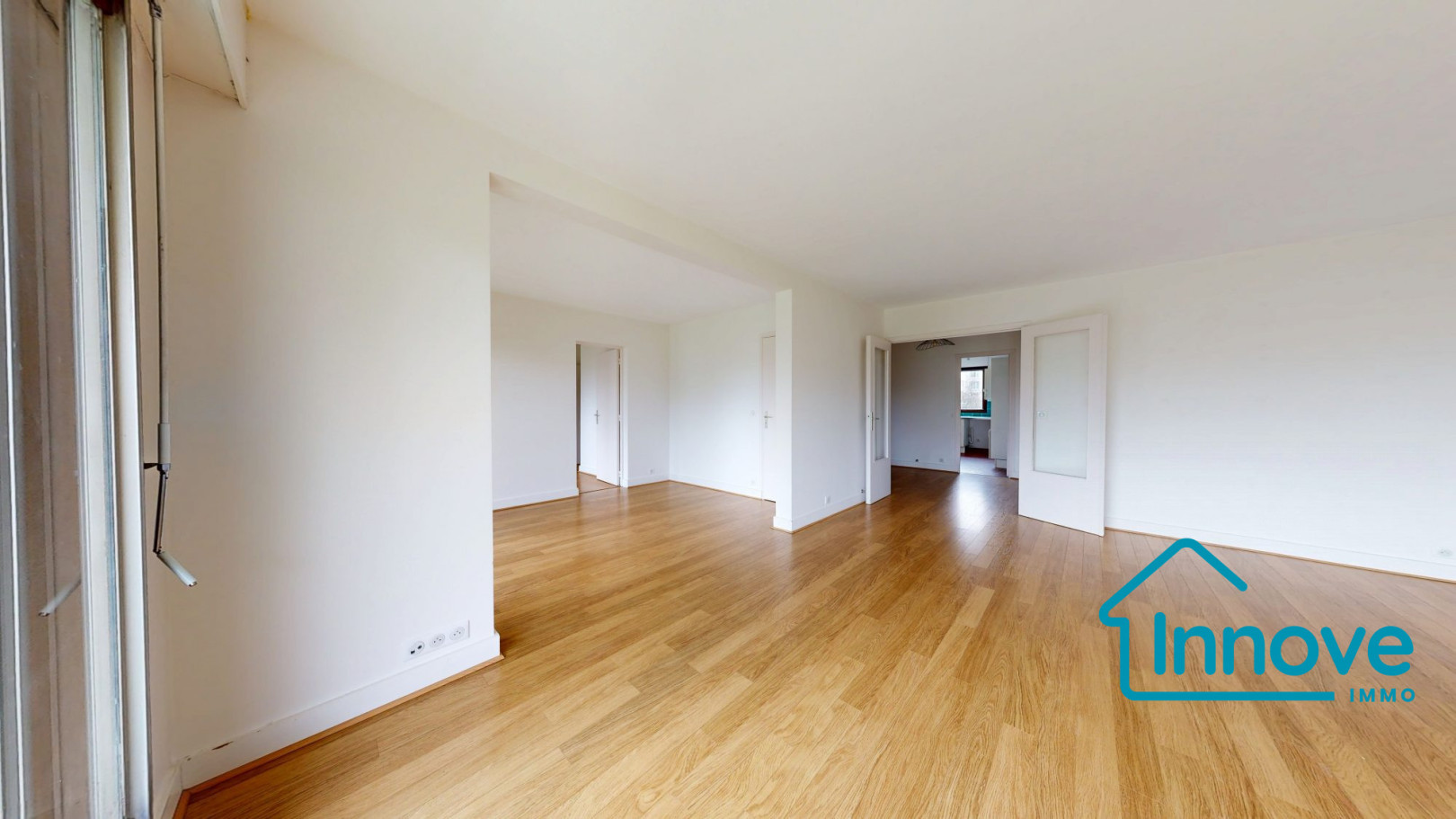 
                                                Location
                                                 VERSAILLES CLAGNY- appartement non meublé - 4 chambres- balcon