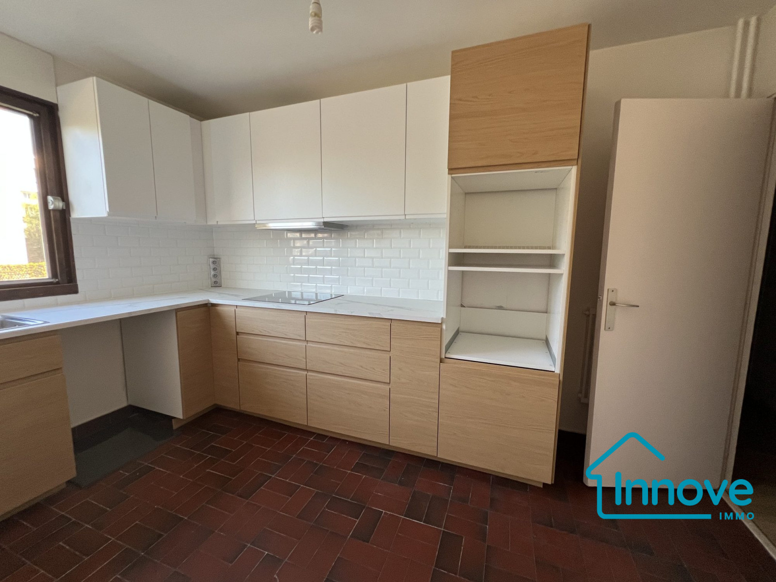 
                                                Location
                                                 VERSAILLES CLAGNY- appartement non meublé - 4 chambres- balcon