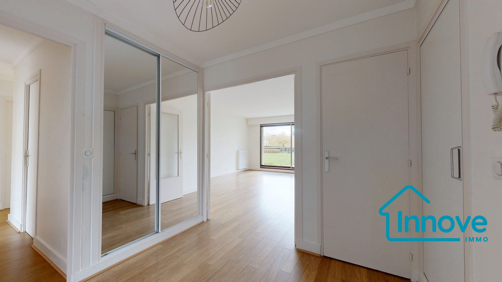 
                                                Location
                                                 VERSAILLES CLAGNY- appartement non meublé - 4 chambres- balcon