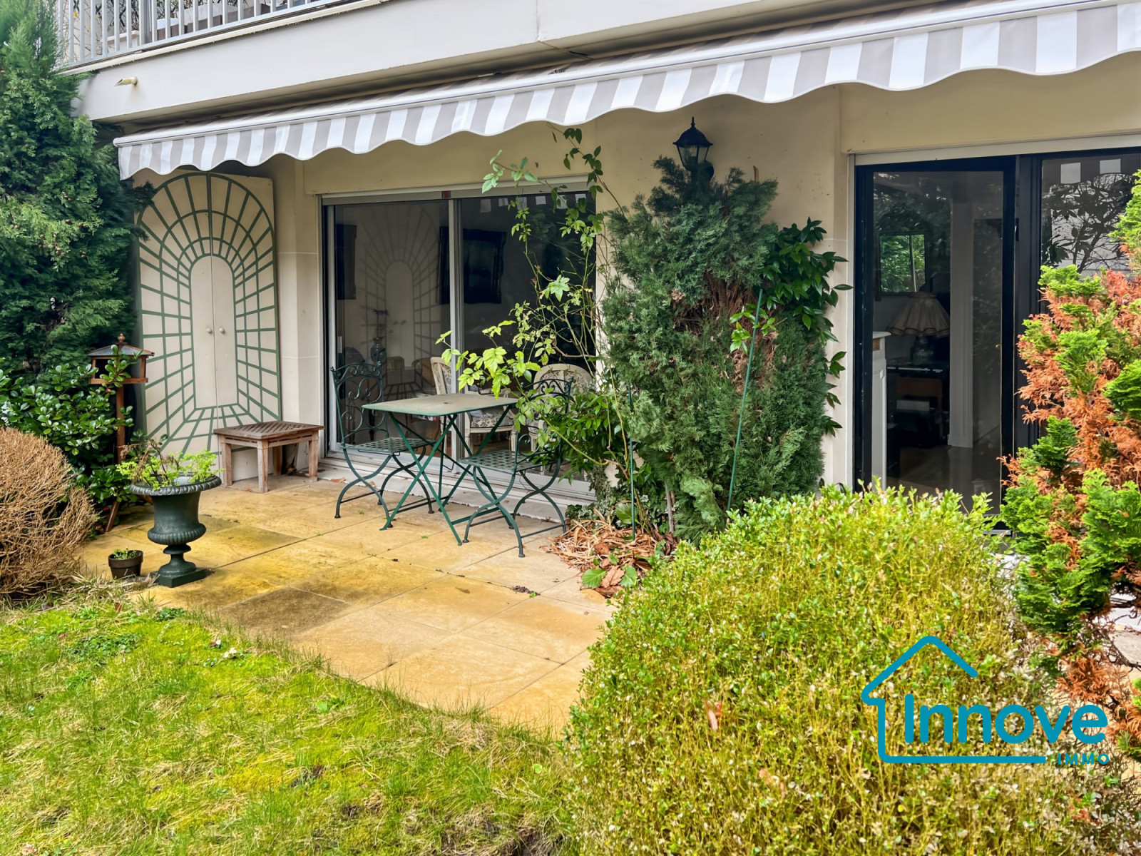 
                                                Vente
                                                 VERSAILLES Glatigny - rez de jardin -3 ch- 87 m²