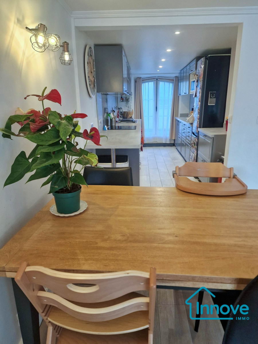 
                                                Vente
                                                 Versailles Montbauron 4 pièces