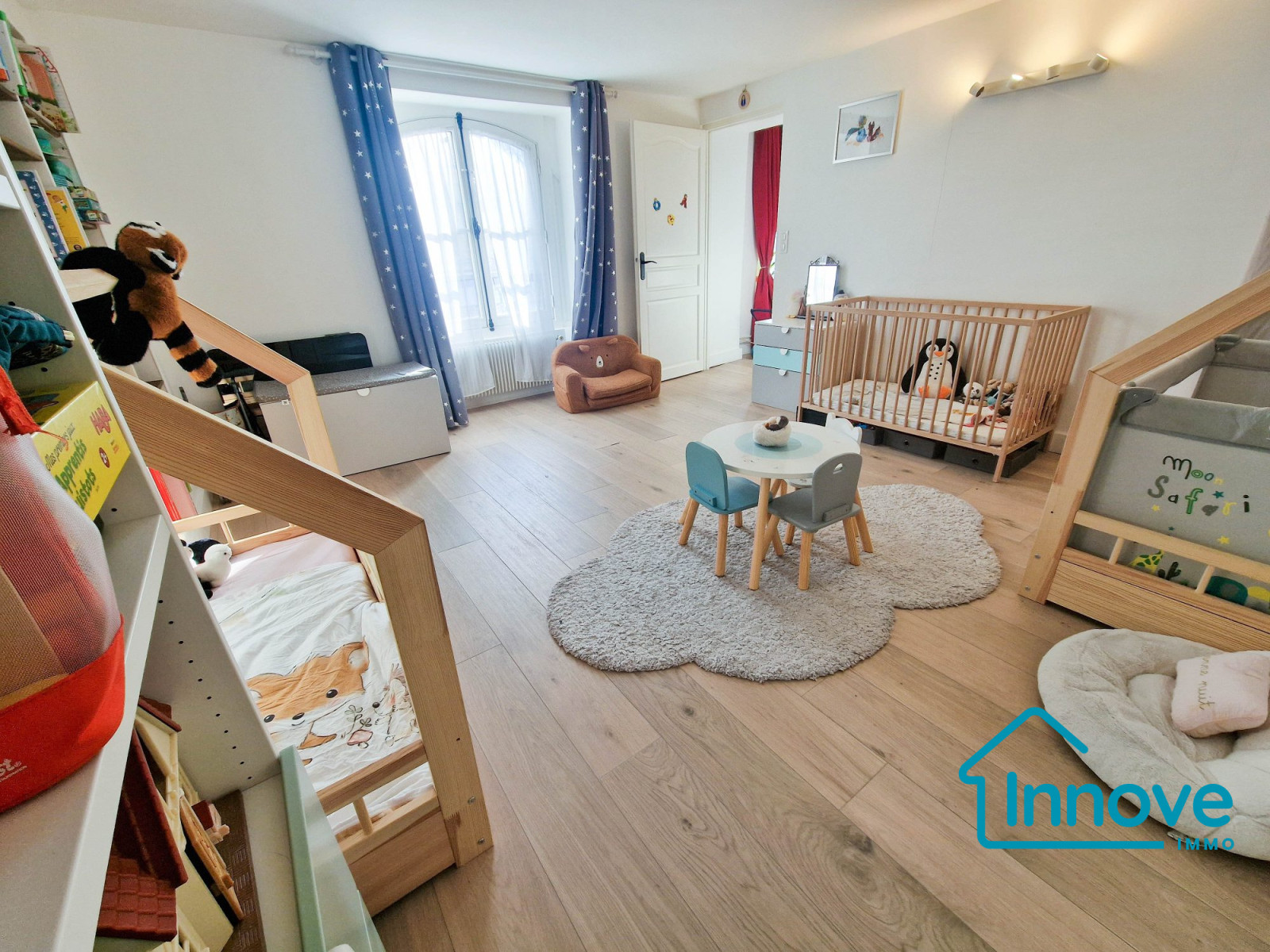 
                                                Vente
                                                 Versailles Montbauron 4 pièces