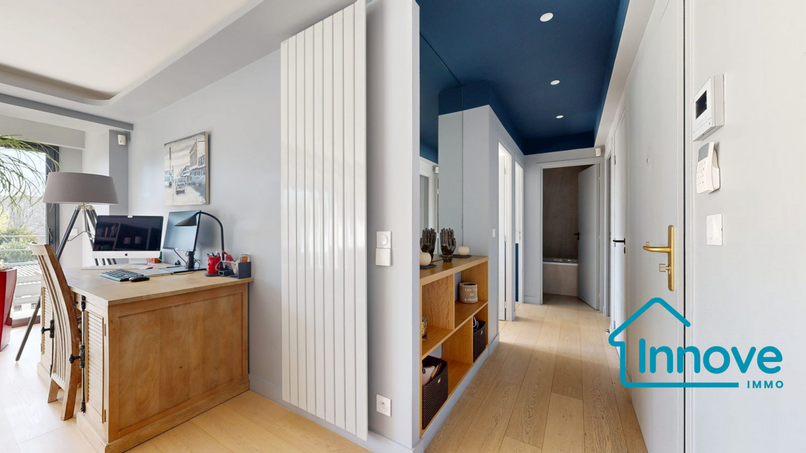 
                                                Vente
                                                 VERSAILLES Montbauron- appartement 93 m²- 3 chambres_ Balcon vu