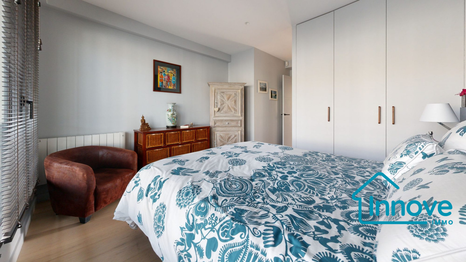 
                                                Vente
                                                 VERSAILLES Montbauron- appartement 93 m²- 3 chambres_ Balcon vu