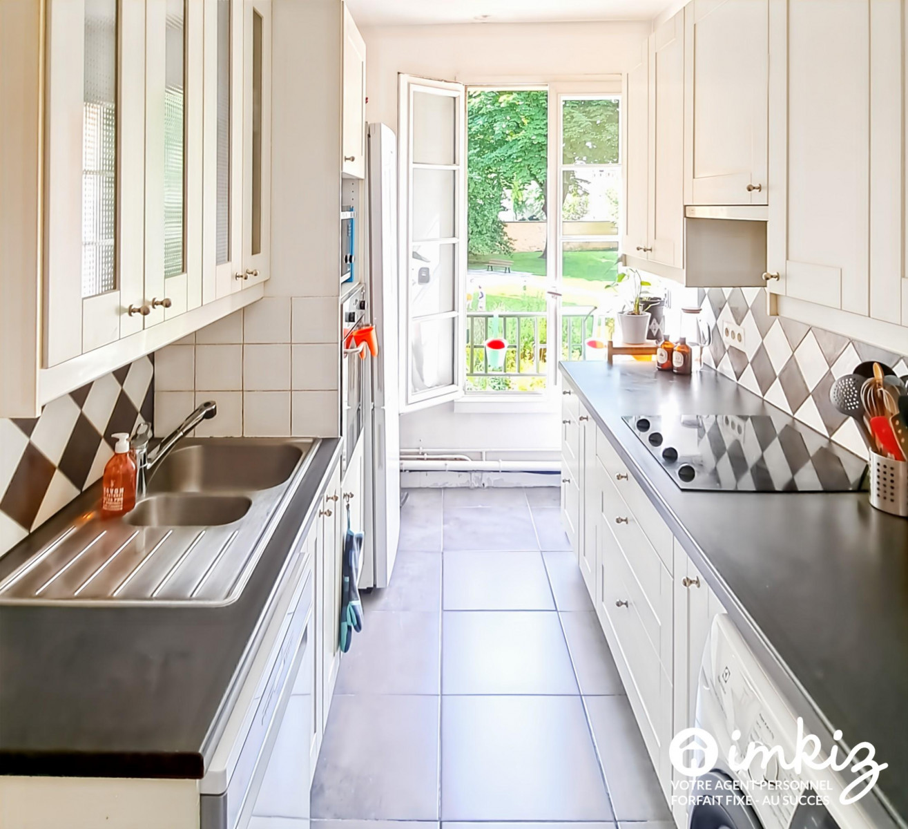 
                                                Vente
                                                 Versailles Montreuil - Appartement 4 pcs famillial