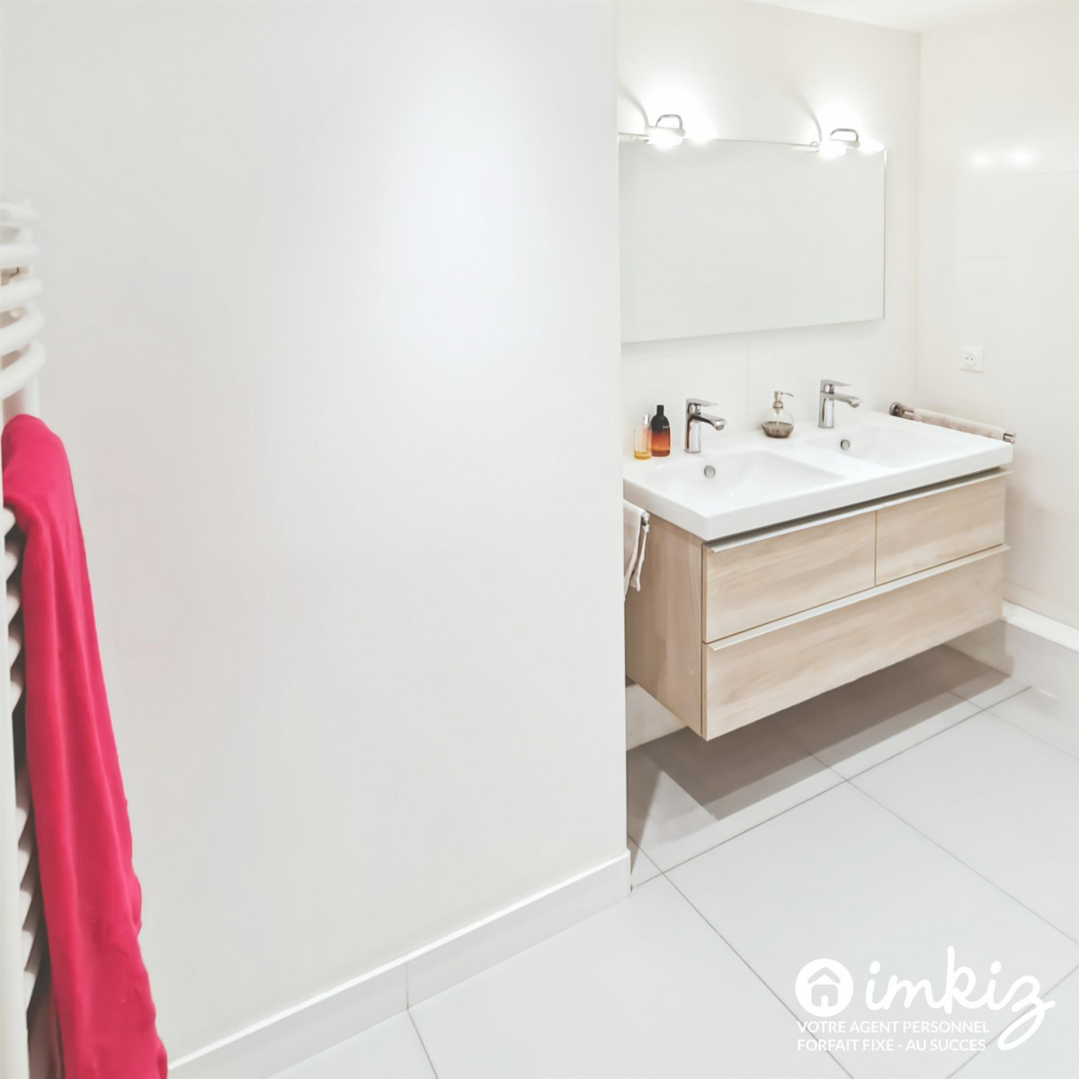 
                                                Vente
                                                 Versailles Montreuil - Appartement 4 pcs famillial