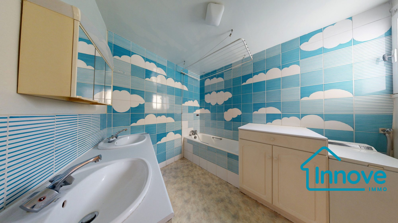 
                                                Vente
                                                 Versailles Montreuil St-Symphorien 4 pièces 100 m²- balcon et