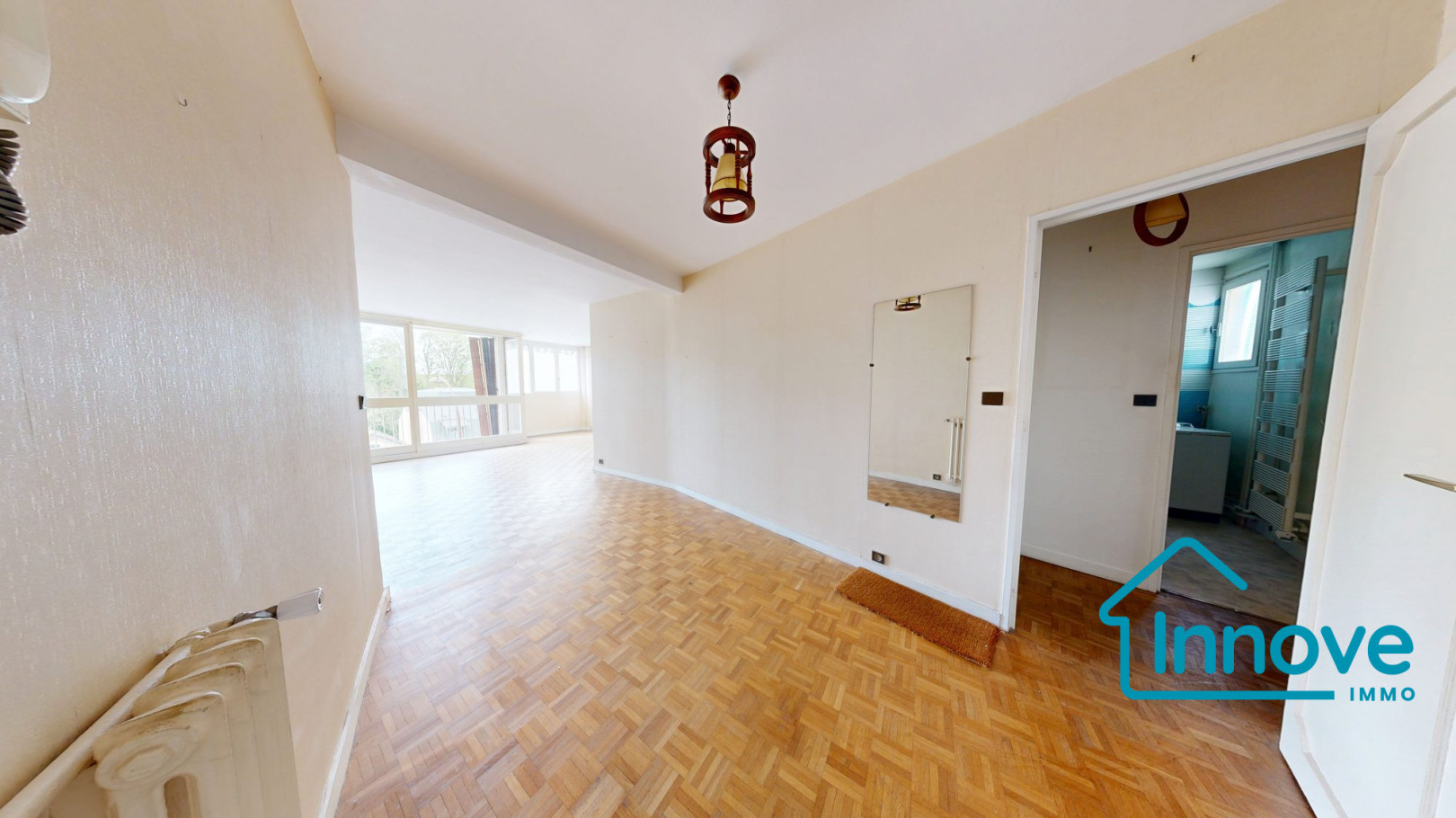 
                                                Vente
                                                 Versailles Montreuil St-Symphorien 4 pièces 100 m²- balcon et