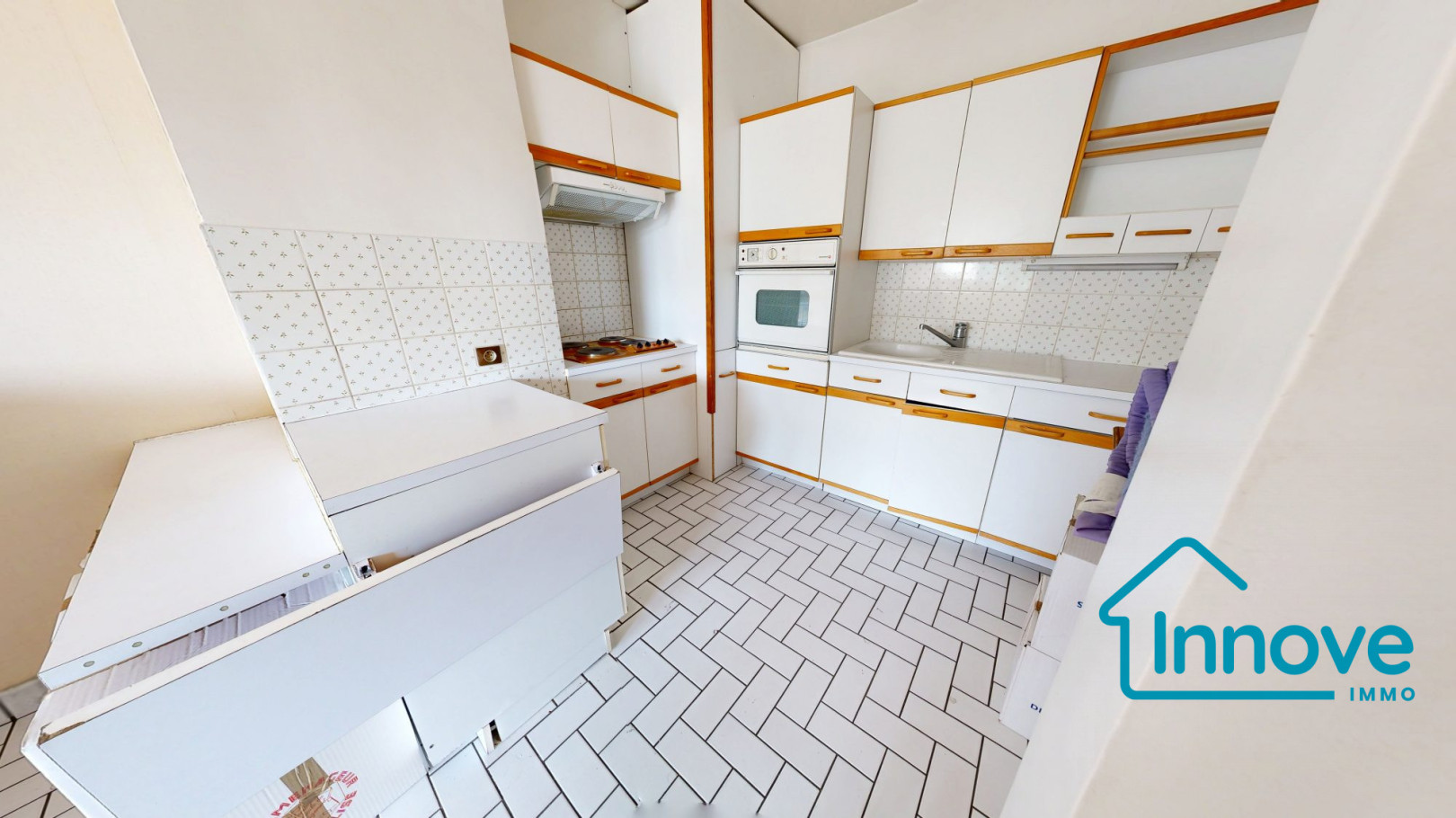 
                                                Vente
                                                 Versailles Montreuil St-Symphorien 4 pièces 100 m²- balcon et
