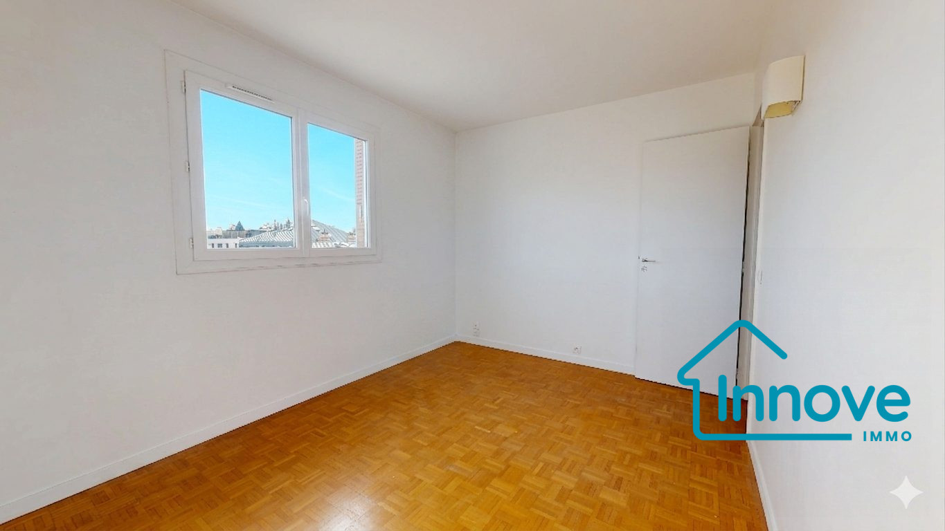
                                                Vente
                                                 VERSAILLES rive droite- appartement 86 m²_ 2 chambres - balcon