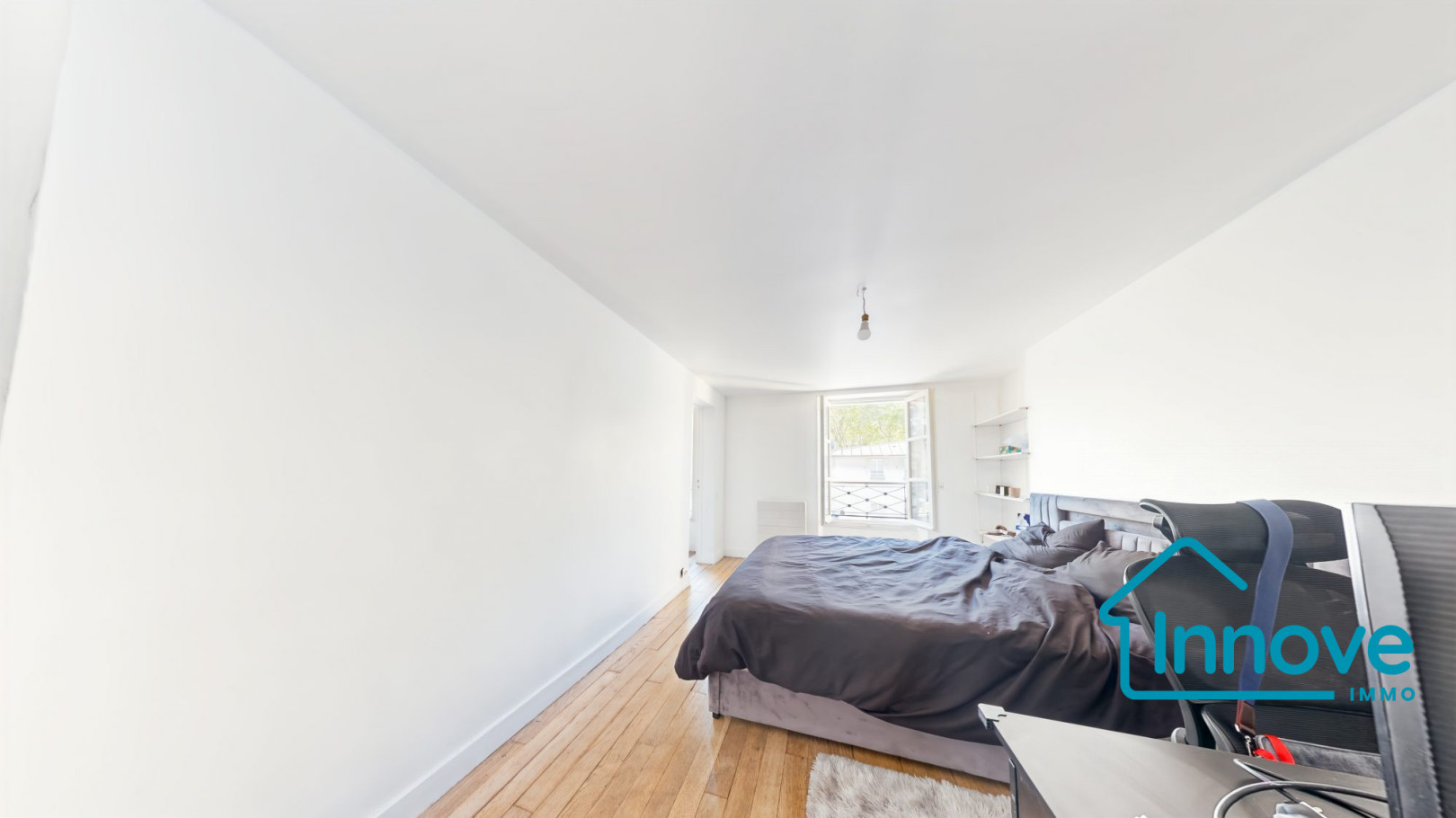 
                                                Vente
                                                 Versailles rue de la Paroisse 3 pièces