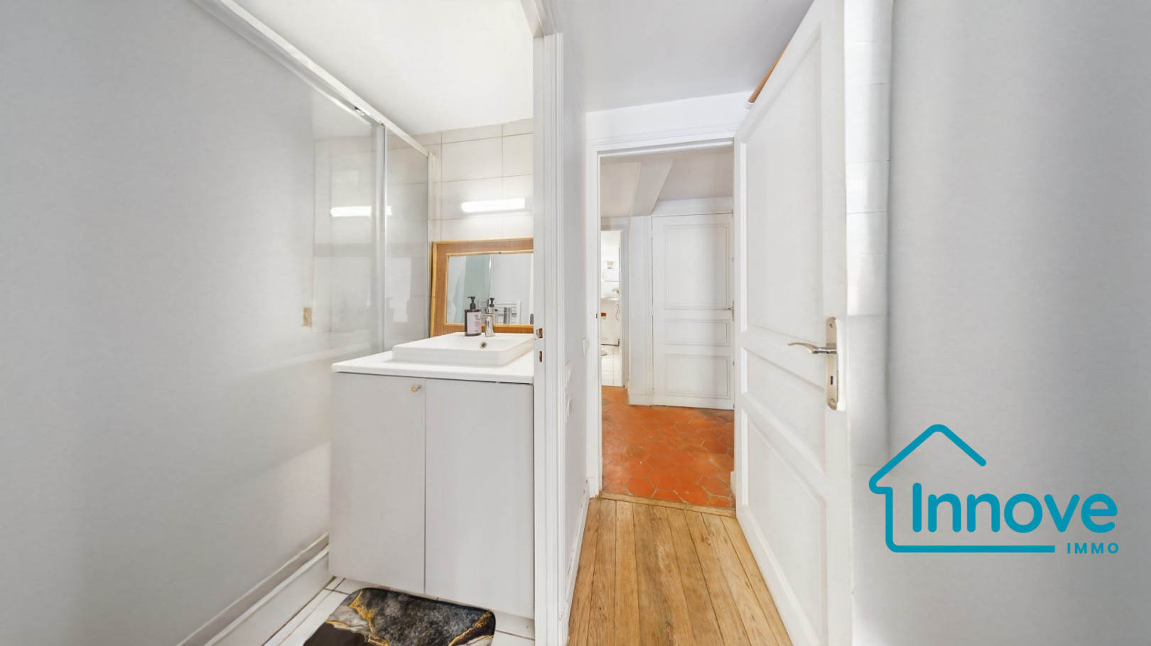 
                                                Vente
                                                 Versailles rue de la Paroisse 3 pièces