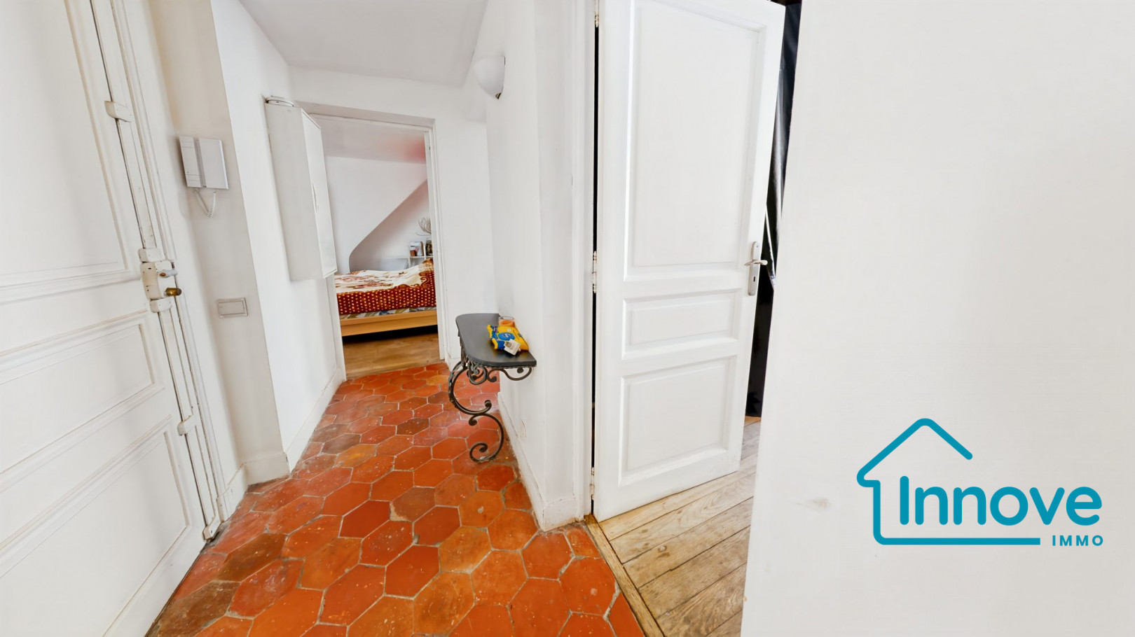 
                                                Vente
                                                 Versailles rue de la Paroisse 3 pièces