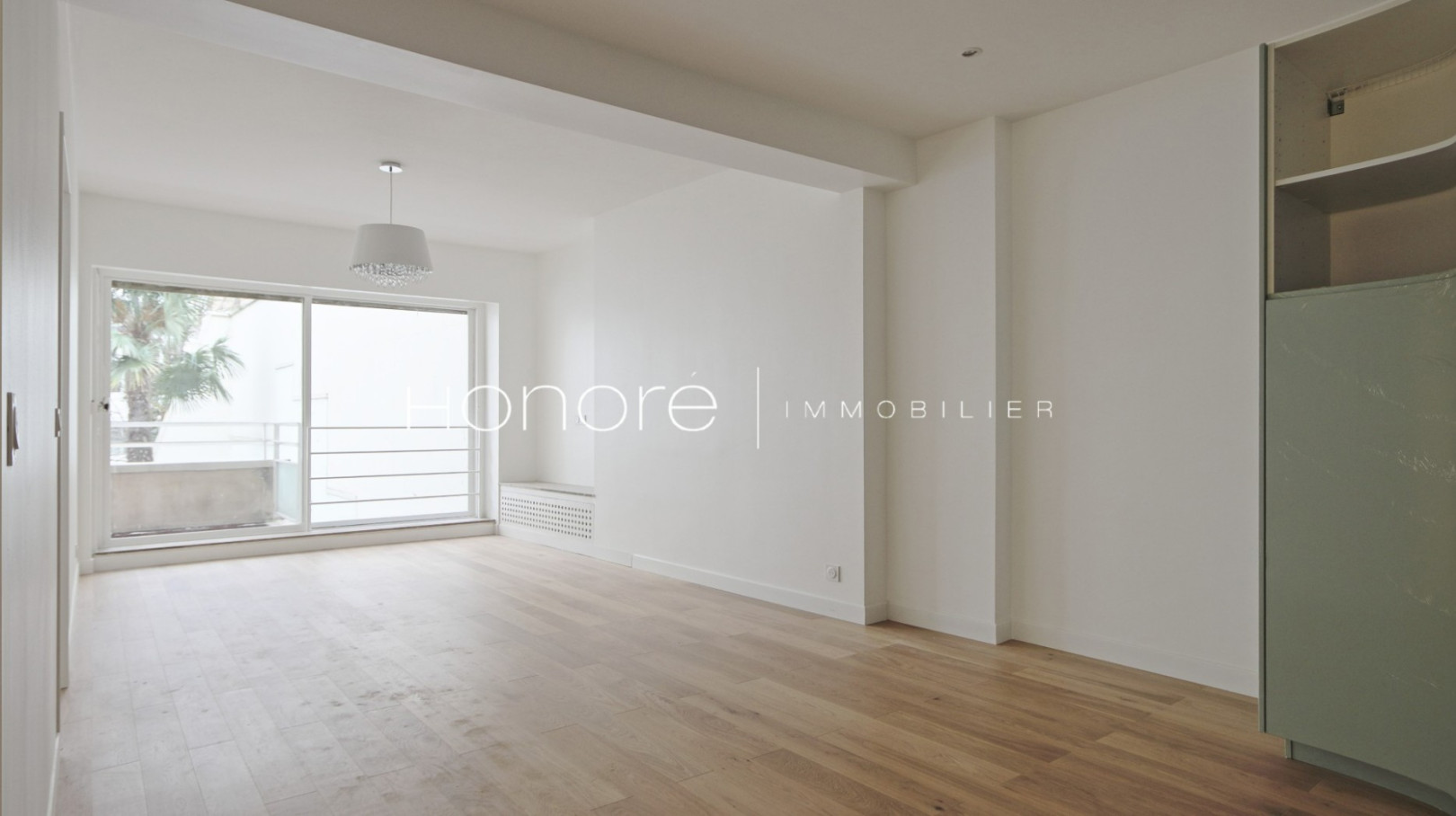 
                                                Location
                                                 VICTOR HUGO – BELLES FEUILLES – 2 P MEUBLE RENOVE