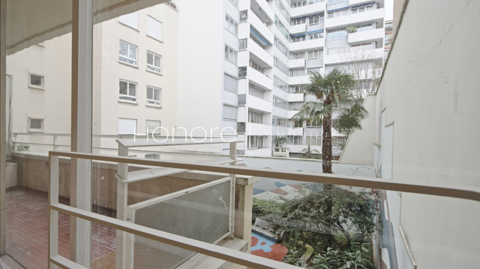 
                                                Location
                                                 VICTOR HUGO – BELLES FEUILLES – 2 P MEUBLE RENOVE