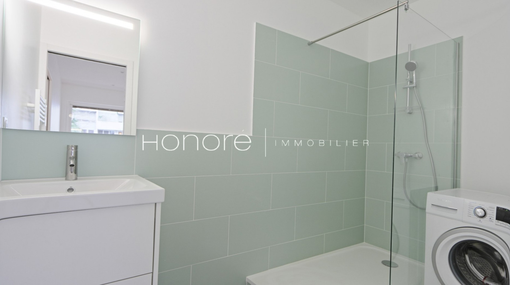 
                                                Location
                                                 VICTOR HUGO – BELLES FEUILLES – 2 P MEUBLE RENOVE