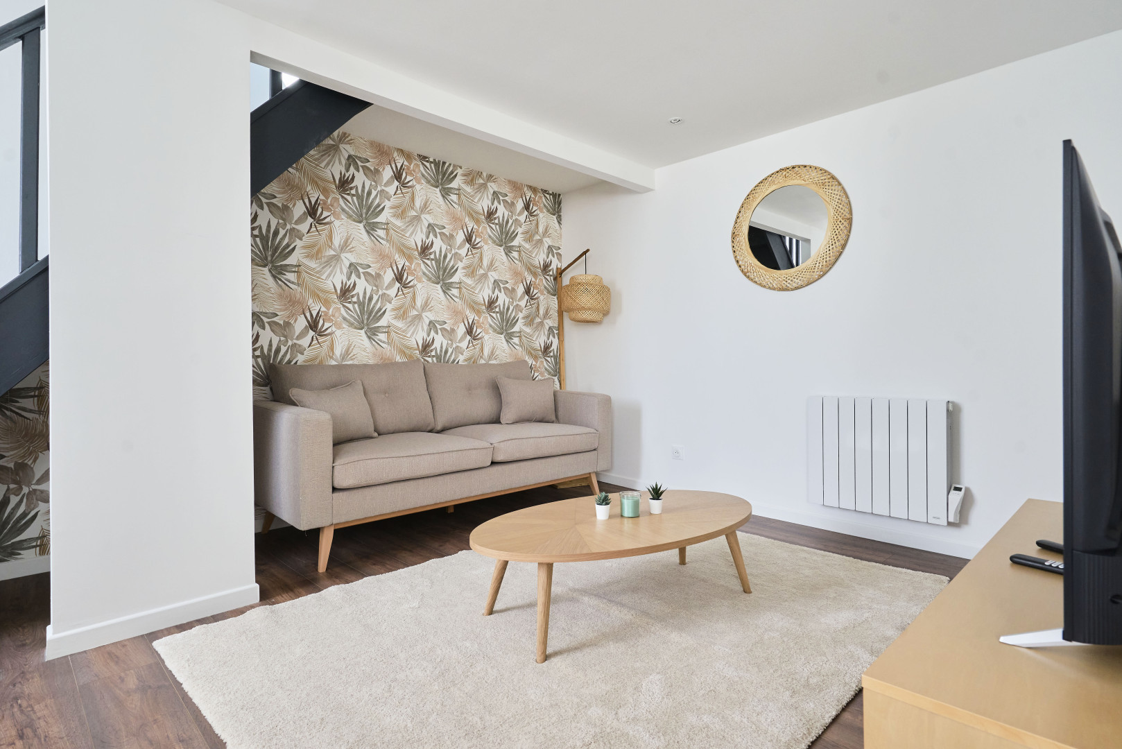 
                                                Location
                                                 VICTOR HUGO C3